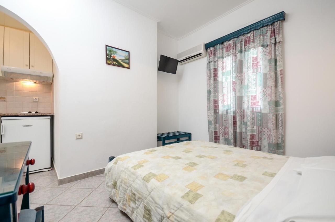 Polemis Studios & Apartments Agia Anna  Екстериор снимка